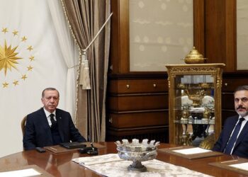 Ρετζέπ Ταγίπ Ερντογάν και Χακάν Φιντάν στο προεδρικό μέγαρο (φωτ. αρχείου: EPA/Turkish President Press Office)
