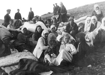 Πρόσφυγες από το Μπιλετζίκ (πηγή: Εθνικό Ιστορικό Μουσείο - Φωτογραφικό Αρχείο / Ιστορική και Εθνολογική Εταιρεία της Ελλάδος)