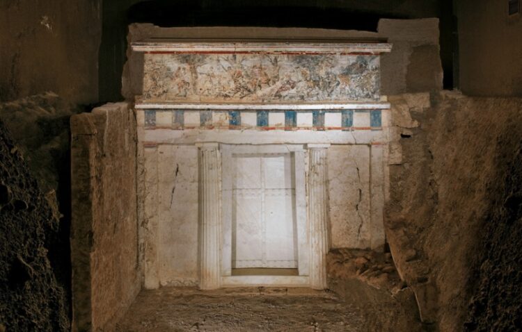 Ο τάφος στη Βεργίνα (φωτ.: ΑΠΕ-ΜΠΕ)