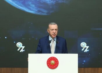 Ο Τούρκος πρόεδρος μιλά στην εκδήλωση για την 97η επέτειο από την ίδρυση της Εθνικής Υπηρεσίας Πληροφοριών της Τουρκίας, τη ΜΙΤ (πηγή: akparti.org.tr)
