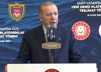 Ο Ταγίπ Ερντογάν μιλά στη Γιάλοβα στην τελετή παράδοσης τεσσάρων νέων πολεμικών πλοίων στο τουρκικό ναυτικό (φωτ.: twitter.com/RTErdogan)