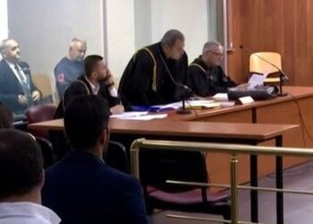 Στιγμιότυπο από τη δίκη του Φρέντι Μπελέρη στα Τίρανα (φωτ.: glomex)