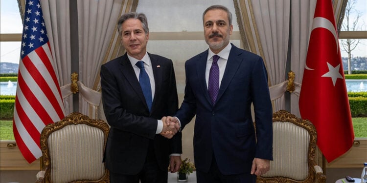 Οι υπουργοί Εξωτερικών της Τουρκίας και των ΗΠΑ συναντήθηκαν στην Κωνσταντινούπολη (φωτ.: Anadolu)