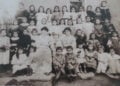 Δημοτικό σχολείο Αντάπαζαρ, 1910 (πηγή: Εστία Νέας Σμύρνης)