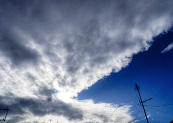 Σύννεφα στον ουρανό πάνω από την Αθήνα (φωτ.: EUROKINISSI / Γιώργος Κονταρίνης)
