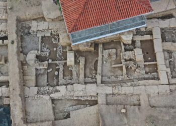 Ο ναός της Αρτέμιδος. Αρκετά κτήρια που χρονολογούνται τουλάχιστον από τον 8ο αι. π.Χ. στον ίδιο χώρο (φωτ.: ΥΠΠΟΑ)