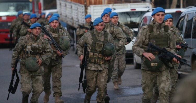 Τούρκοι στρατιώτες στην πόλη Αντιγιαμάν, στη νοτιοανατολική Τουρκία (φωτ. αρχείου: EPA/Necati Savas)