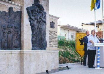 Ο Αντώνης Καγκελίδης στο βήμα, την Ημέρα Μνήμης της Γενοκτονίας των Ελλήνων του Πόντου, στην Πατρίδα Ημαθίας