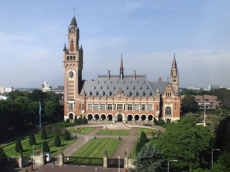 Το Παλάτι της Ειρήνης στη Χάγη, σημερινή έδρα του Διεθνούς Δικαστηρίου (πηγή: el.wikipedia.org)