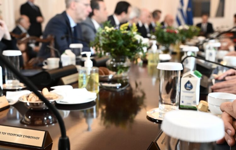 Στιγμιότυπο από συνεδρίαση του υπουργικού συμβουλίου (φωτ.: EUROKINISSI/Τατιάνα Μπόλαρη)