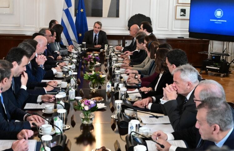 Στιγμιότυπο από τη συνεδρίαση του υπουργικού συμβουλίου (φωτ.: EUROKINISSI/Τατιάνα Μπόλαρη)