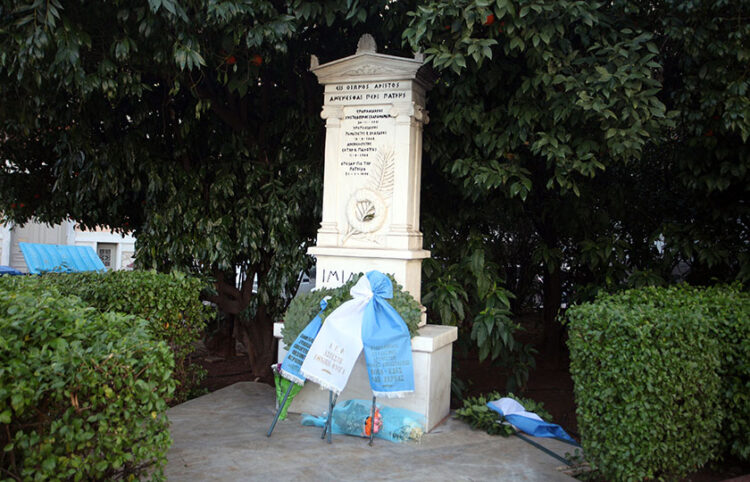 Το Μνημείο Πεσόντων στα Ίμια, έργο της γλύπτριας Ναταλίας Μελά, στην Πλατεία Παύλου Μελά στη Ρηγίλλης (φωτ.: EUROKINISSI / Αλέξανδρος Ζωντανός)