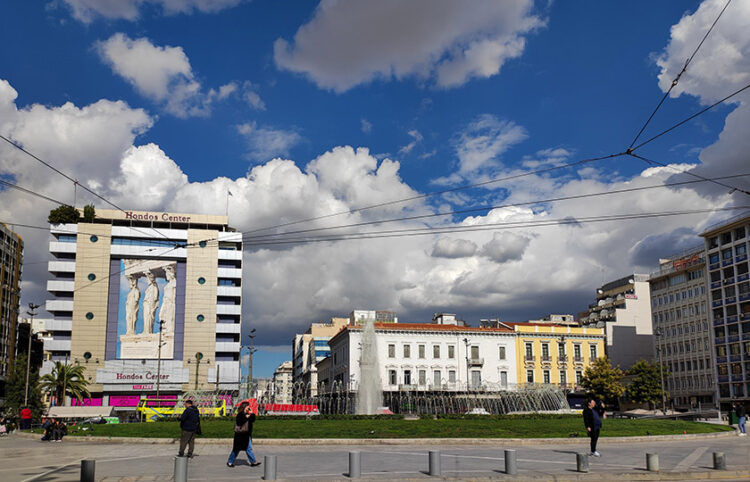 Σύννεφα πάνω από την Πλατεία Ομονοίας  (φωτ.: EUROKINISSI / Γιάννης Παναγόπουλος)