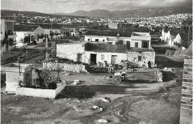 Προσφυγική συνοικία της Αθήνας, 1950-51 (φωτ.: Κέντρο Μικρασιατικών Σπουδών)
