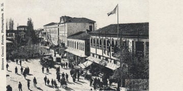 Το μεϊντάνι της Τραπεζούντας φωτογραφημένο από τους αδελφούς Κακούλη σε καρτ ποστάλ της εποχής (πηγή: Wikipedia)
