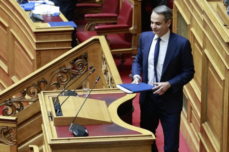 Ο Κυριάκος Μητσοτάκης στη Βουλή όπου συζητείται η πρόταση δυσπιστίας (φωτ.: Γιώργος Κονταρίνης/EUROKINISSI)