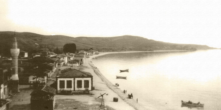Το παραλιακό μέτωπο της Αφησιάς, ενός από τα τέσσερα νησιά του Μαρμαρά, της άλλοτε εκκλησιαστικής Επαρχίας Προικοννήσου (φωτ.: afisia.gr)