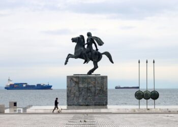 Το άγαλμα του Μεγάλου Αλεξάνδρου στην παραλία της Θεσσαλονίκης (φωτ.: ΜΟΤΙΟΝΤΕΑΜ/Γιώργος Κωνσταντινίδης)