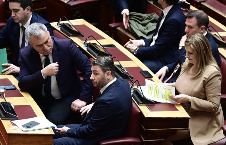 Ο Νίκος Ανδρουλάκης στα κοινοβουλευτικά έδρανα του ΠΑΣΟΚ-ΚΙΝΑΛ (φωτ.: EUROKINISSI / Μιχάλης Καραγιάννης)