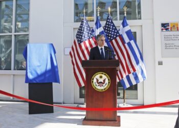 Ο Άντονι Μπλίνκεν στη διάρκεια των εγκαινίων της νέας αμερικανικής πρεσβείας στην Αθήνα, τον Φεβρουάριο του 2023 (φωτ.: ΑΠΕ-ΜΠΕ/Αλέξανδρος Βλάχος)