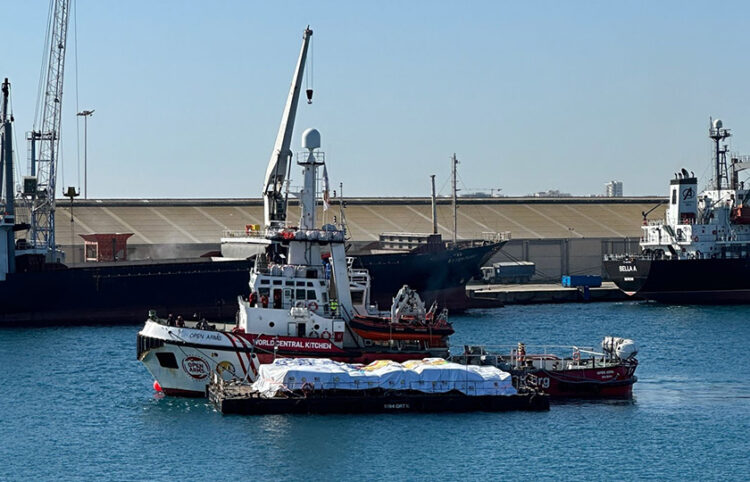 Το πρώτο πλοίο που μετέφερε ανθρωπιστική βοήθεια από τη Λάρνακα στη Γάζα (φωτ.: twitter.com/chefjoseandres)