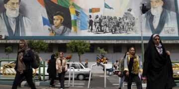 Την ημέρα γενεθλίων του Αγιατολλάχ Αλί Χαμενεΐ επέλεξε το Ισραήλ για να απαντήσει στα χτυπήματα του Ιράν 
(φωτ.: EPA/ABEDIN TAHERKENAREH)