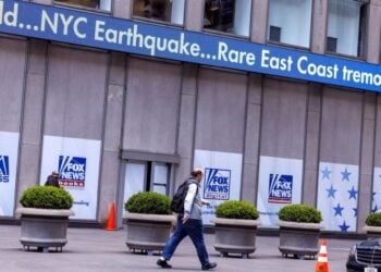 Το Fox News μεταδίδει την είδηση του σεισμού στη Νέα Υόρκη (φωτ.: EPA/Sarah Yenesel)