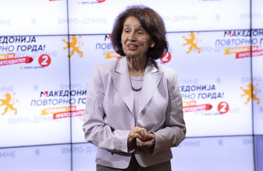 Η υποψήφια του VMRO DPMNE Γκορντάνα Σιλιάνοφσκα (φωτ.: EPA/GEORGI LICOVSKI)