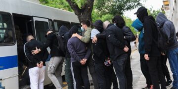 Απολογία στον εισαγγελέα των 64 συλληφθέντων για την υπόθεση του θανάσιμου τραυματισμού του 31χρονου αστυνομικού των ΜΑΤ Γιώργου Λυγγερρίδη στου Ρέντη. Τρίτη 23 Απριλίου 2024. (Φωτ.: Eurokinissi/Γιάννης Παναγόπουλος)