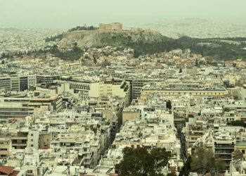 Η Αθήνα κάτω από πέπλο αφρικανικής σκόνης 
(φωτ. αρχείου: EUROKINISSI / Κώστας Τζούμας)