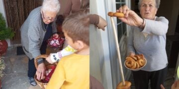 Οι μικροί μαθητές ανταλλάσσουν κερκέλια, αυγά, αλλά και λιχουδιές με τους κατοίκους του Κεχρόκαμπου (φωτ.:  Σύλλογος Γονέων του δημοτικού σχολείου Κεχρόκαμπου)