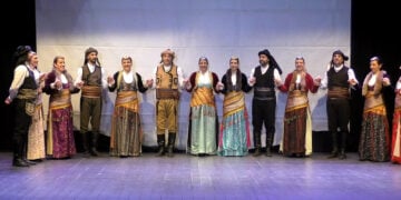 Ποντιακοί χοροί στην εκδήλωση για τον Γρηγόρη Αυξεντίου (στιγμιότυπο από το βίντεο)