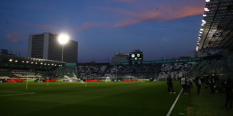 Το γήπεδο του ΠΑΟ λίγο πριν από τον αγώνα με την ΑΕΚ στις 3/4 (φωτ.: EUROKINISSI / Μάρκος Χουζούρης)