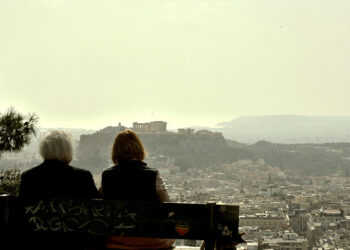 Αφρικανική σκόνη στον ουρανό της Αθήνας (φωτ.: ΕUROKINISSI / Τατιάνα Μπόλαρη)