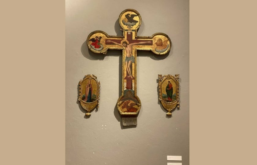 Σταυρός με λυπηρά. 18ος-19ος αιώνας (φωτ.: Βυζαντινό και Θρησκευτικό Μουσείο)