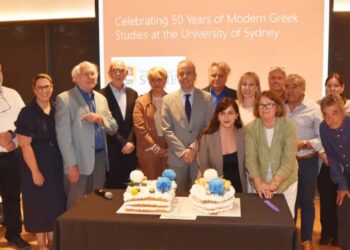 Στιγμιότυπο από την εορταστική εκδήλωση για τη συμπλήρωση των 50 χρόνων του τμήματος (φωτ.: Ελληνικό Φεστιβάλ Σίδνεϊ)