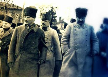 Ο Μουσταφά Κεμάλ στην Σαμψούντα στις 19 Μαΐου 1919 (φωτ.: indigodergisi.com)