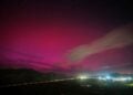 Το Βόρειο Σέλας στον νυχτερινό ουρανό, στις Αζόρες της Πορτογαλίας (φωτ.: EPA /Antonio Araujo)
