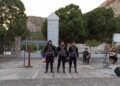 Πυρριχιστές μπροστά από το Μνημείο Ξεριζωμός, στη Νίκαια (φωτ.: Δήμος Νίκαιας - Αγ. Ι. Ρέντη)