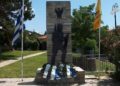 Το μνημείο του Ακρίτα στο Μονοπήγαδο Θέρμης (φωτ.: facebook/Πολιτιστικός Σύλλογος Μονοπήγαδου)