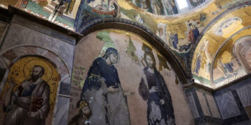 Τα μοναδικά ψηφιδωτά και οι τοιχογραφίες του καθολικού της Μονής της Χώρας φιλοτεχνήθηκαν τον 14ο αιώνα (φωτ.: EPA / Erdem Sahin)
