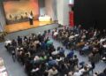 Πλήθος κόσμου παρακολούθησε την ομιλία του Κ. Φωτιάδη (φωτ.: Ένωση Ποντίων Σουρμένων)