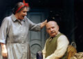 Εθνικό Θέατρο 2003. Ο Τάσος Πεζιρκιανίδης με την Μπέττυ Βαλάση στο έργο Το φάντασμα του κυρίου Ραμόν Νοβάρο (φωτ.: nt-archive.gr)