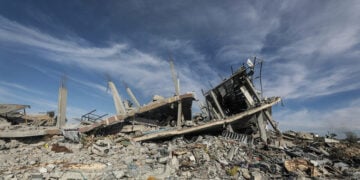 Κατεστραμμένο κτήριο ατη Ράφα (φωτ.: EPA / Mohammed Saber)