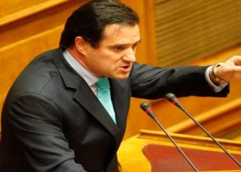 Κασιδιάρης σε Άδωνι: Είσαι τρελός και καραγκιόζης
