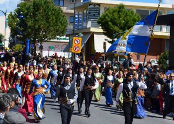 Με καμάρι παρήλασε ο Σύλλογος Ποντίων Αγίας Βαρβάρας. Φωτογραφίες