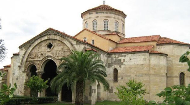 Η Αγία Σοφία Τραπεζούντας μετατράπηκε σε τζαμί. Οι Ποντιακοί Σύλλογοι απαντούν