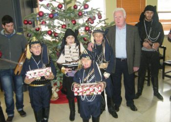 Κάλαντα στον δήμαρχο Αγρινίου από τους Πόντιους Αιτωλοακαρνανίας