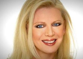 Χρυσαυγίτης απειλεί την Έλενα Ακρίτα μέσω twitter