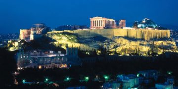 Διεθνή βραβεία τουρισμού κέρδισαν Αθήνα και Ακρόπολη
